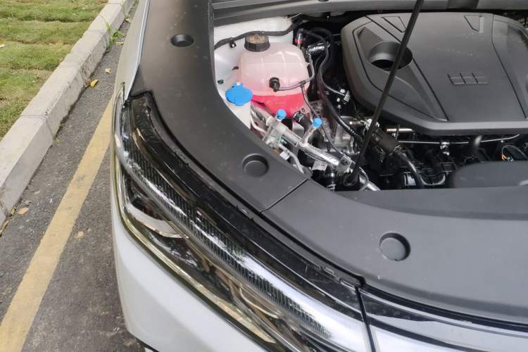 Used Geely Galaxy A7 2025 Model EM-i 70km Exploration Edition Engine Bay Right