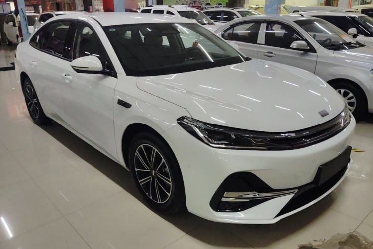 Used Geely Galaxy A7 2025 Model EM-i 70km Launch Edition Exterior 1