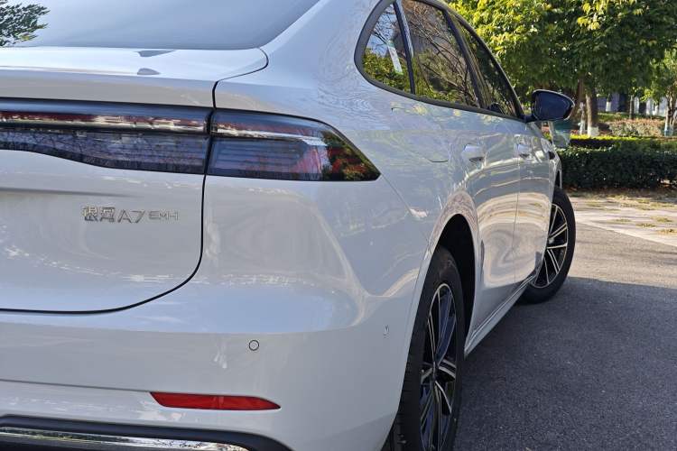 Used Geely Galaxy A7 2025 Model EM-i 70km Launch Edition Exterior 10