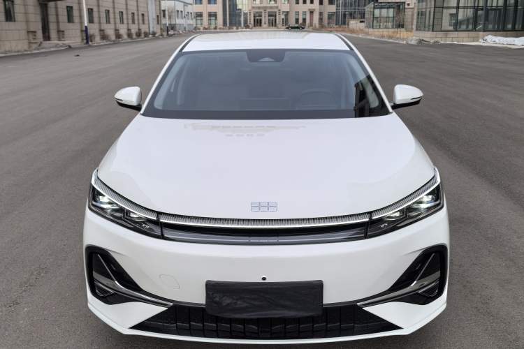 Used Geely Galaxy A7 2025 Model EM-i 70km Luxury Edition Exterior 2