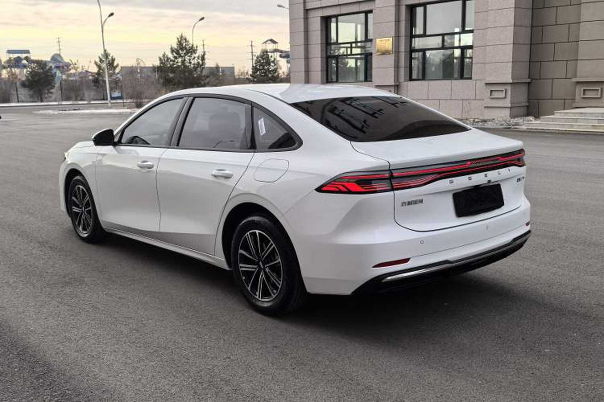 Used Geely Galaxy A7 2025 Model EM-i 70km Luxury Edition Exterior 3