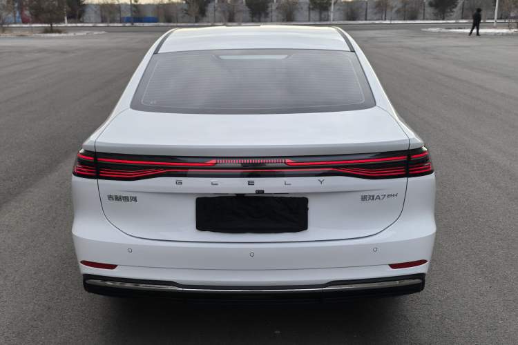 Used Geely Galaxy A7 2025 Model EM-i 70km Luxury Edition Exterior 4