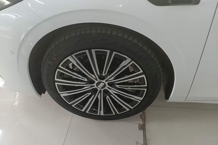 Used Geely Galaxy A7 2025 Model EM-i 150km Starship Edition Exterior 4