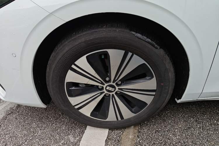 Used Geely Galaxy A7 2025 Model EM-i 150km Long-Distance Edition Exterior 4