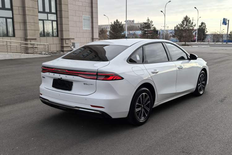 Used Geely Galaxy A7 2025 Model EM-i 70km Luxury Edition Exterior 5