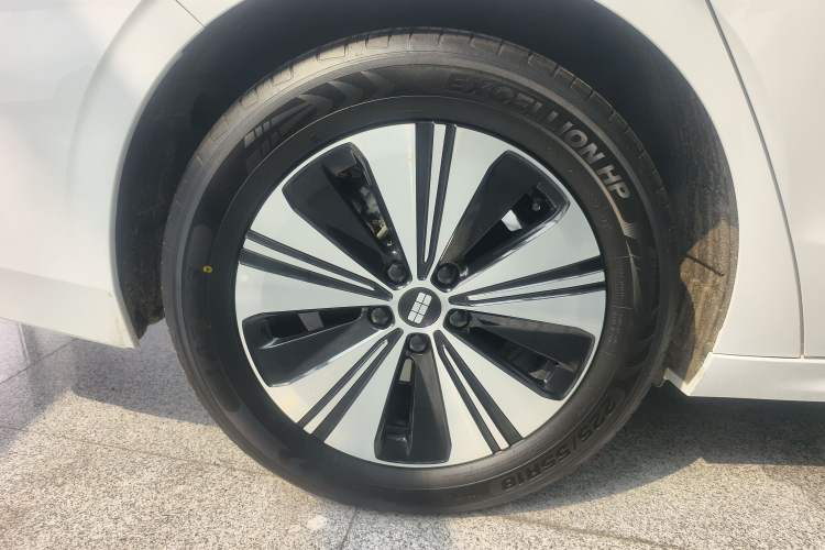 Used Geely Galaxy A7 2025 Model EM-i 150km Exploration+ Edition Exterior 5