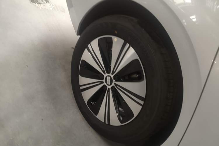 Used Geely Galaxy A7 2025 Model EM-i 150km Prestige Edition Exterior 5