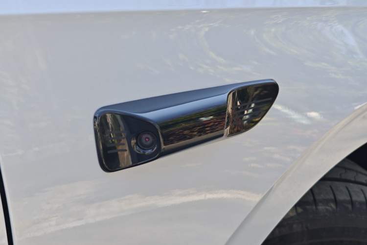 Used Geely Galaxy A7 2025 Model EM-i 70km Launch Edition Exterior 9