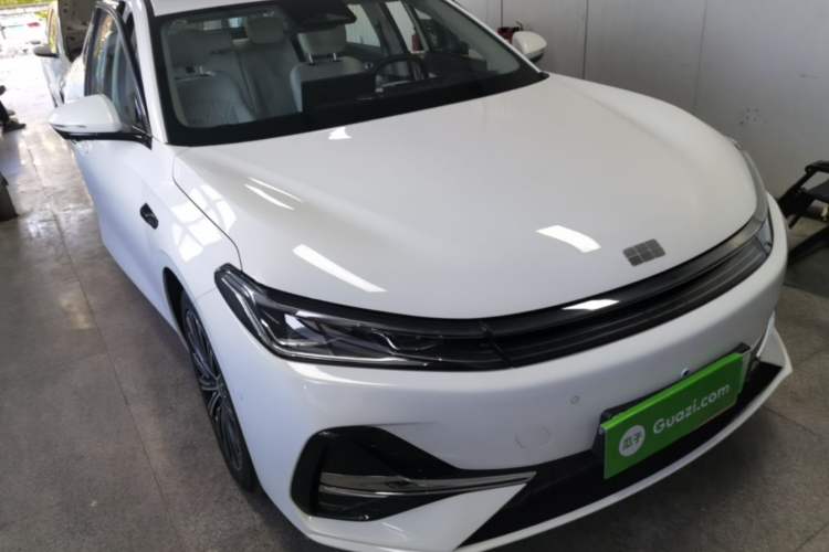 Used Geely Galaxy A7 2025 Model EM-i 150km Starship Edition Front Right 45 Deg