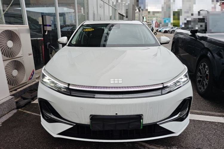 Used Geely Galaxy A7 2025 Model EM-i 150km Long-Distance Edition Front