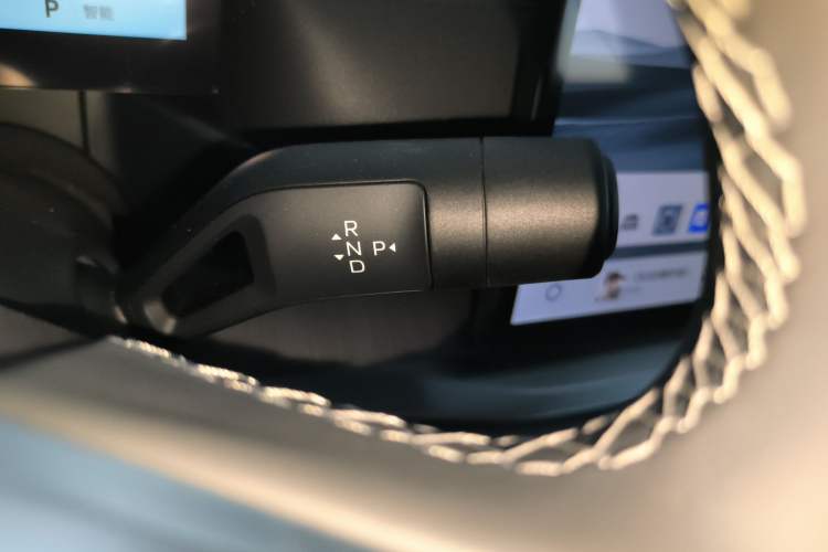 Used Geely Galaxy A7 2025 Model EM-i 70km Luxury Edition Gear Lever