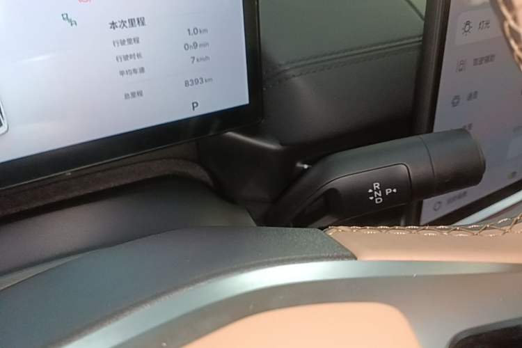 Used Geely Galaxy A7 2025 Model EM-i 150km Starship Edition Gear Lever
