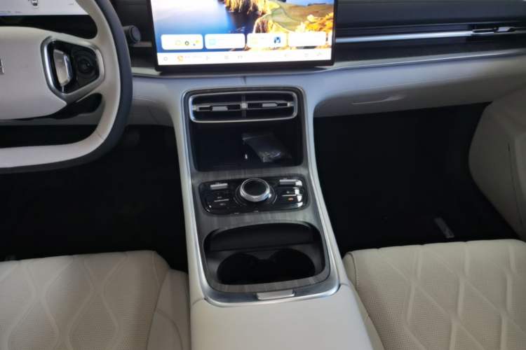 Used Geely Galaxy A7 2025 Model EM-i 150km Starship Edition Gear Lever