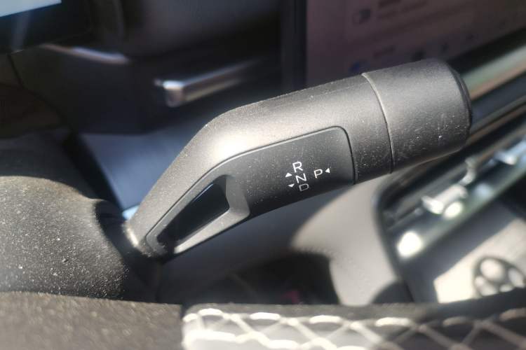 Used Geely Galaxy A7 2025 Model EM-i 150km Prestige Edition Gear Lever