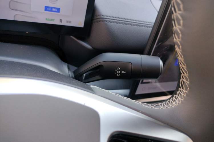 Used Geely Galaxy A7 2025 Model EM-i 70km Launch Edition Gear Lever