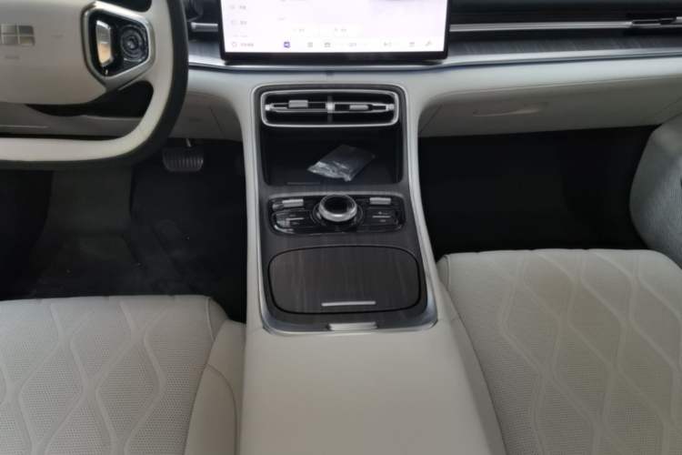Used Geely Galaxy A7 2025 Model EM-i 150km Starship Edition Gear Lever