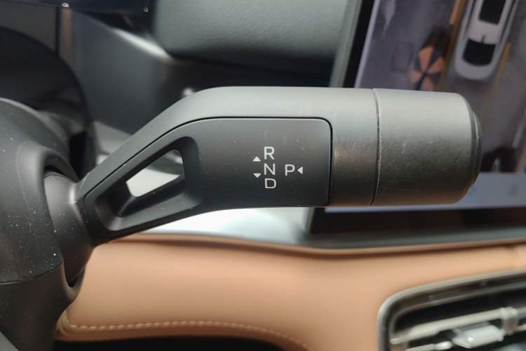 Used Geely Galaxy A7 2025 Model EM-i 150km Exploration+ Edition Gear Lever