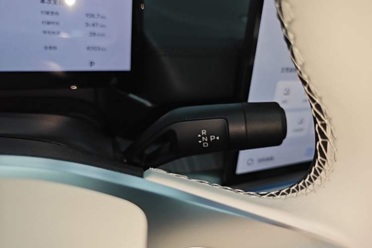 Used Geely Galaxy A7 2025 Model EM-i 150km Starship Edition Gear Lever