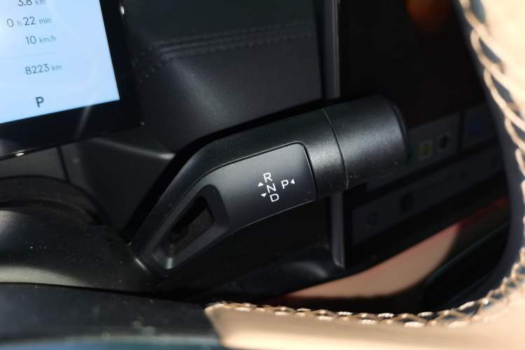 Used Geely Galaxy A7 2025 Model EM-i 150km Starship Edition Gear Lever