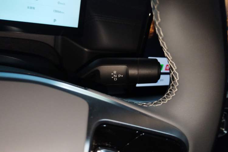 Used Geely Galaxy A7 2025 Model EM-i 70km Luxury Edition Gear Lever