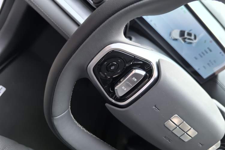 Used Geely Galaxy A7 2025 Model EM-i 70km Luxury Edition Interior 10