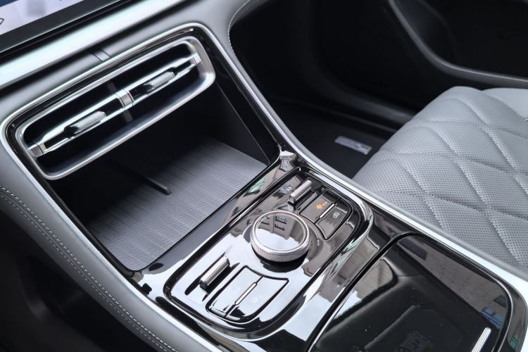 Used Geely Galaxy A7 2025 Model EM-i 70km Luxury Edition Interior 13