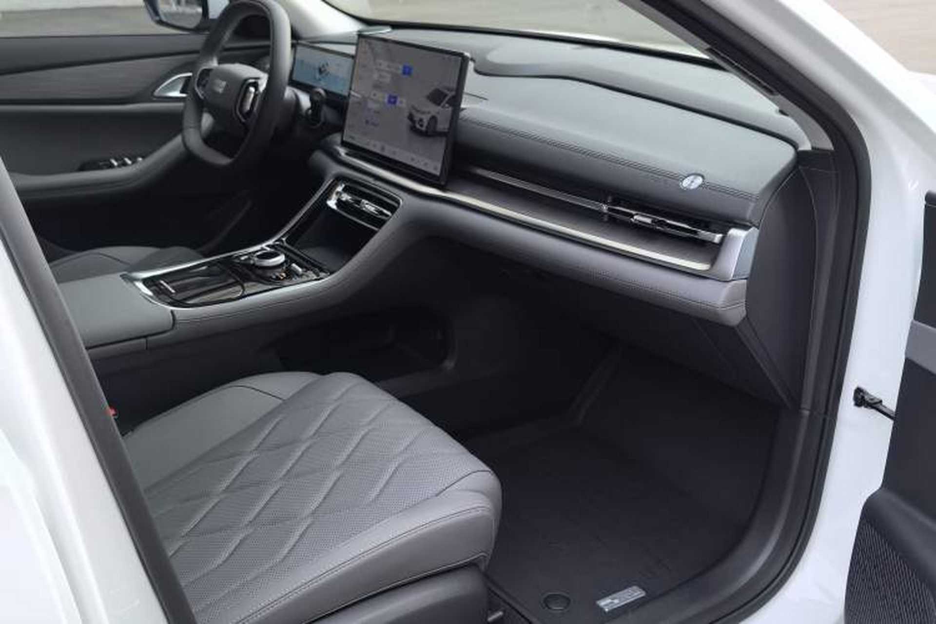 Used Geely Galaxy A7 2025 Model EM-i 70km Luxury Edition Interior 3