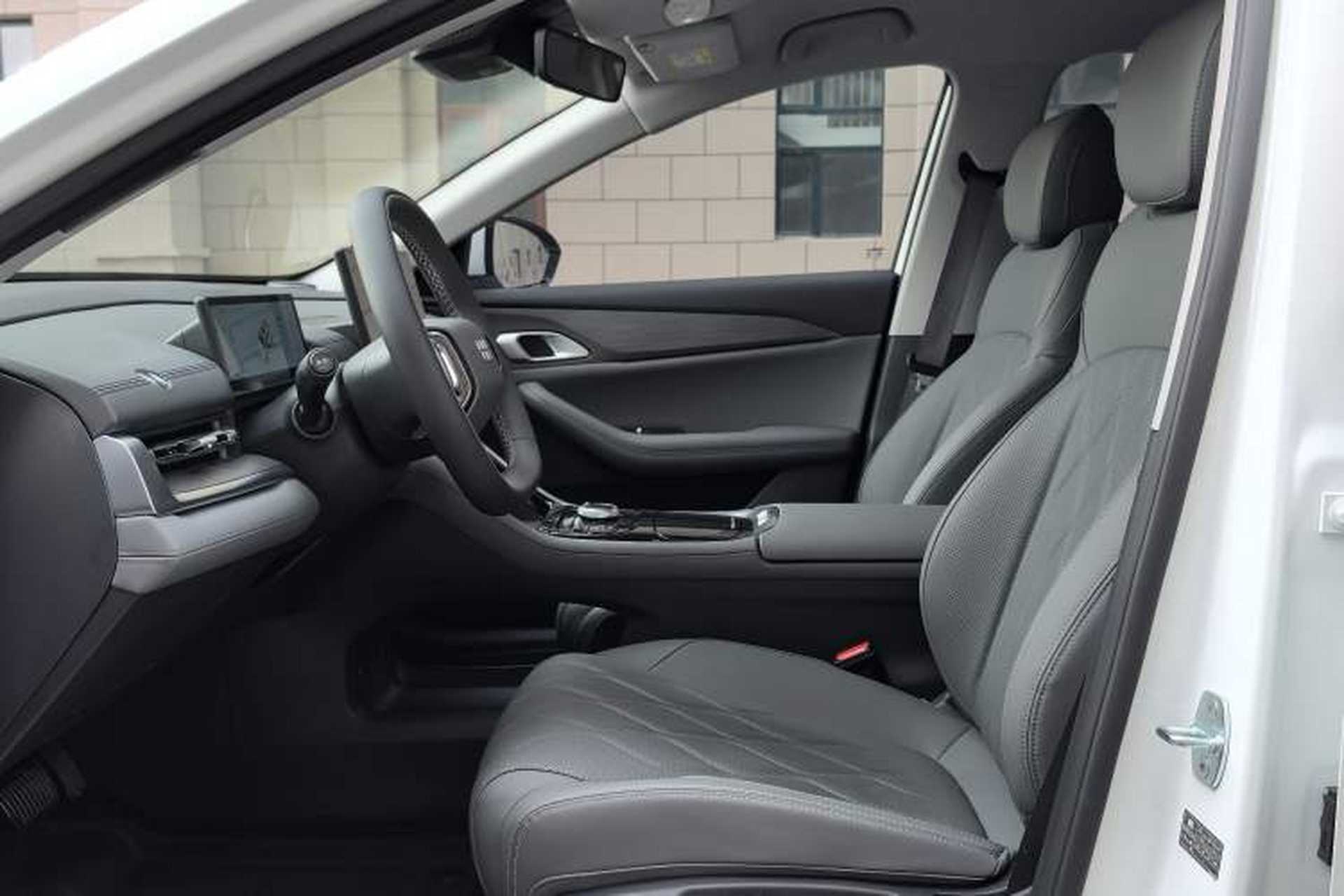 Used Geely Galaxy A7 2025 Model EM-i 70km Luxury Edition Interior 5