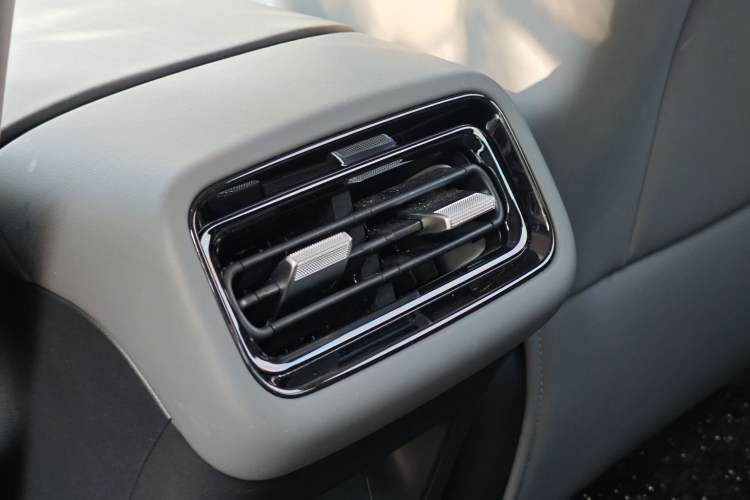 Used Geely Galaxy A7 2025 Model EM-i 70km Launch Edition Interior 5