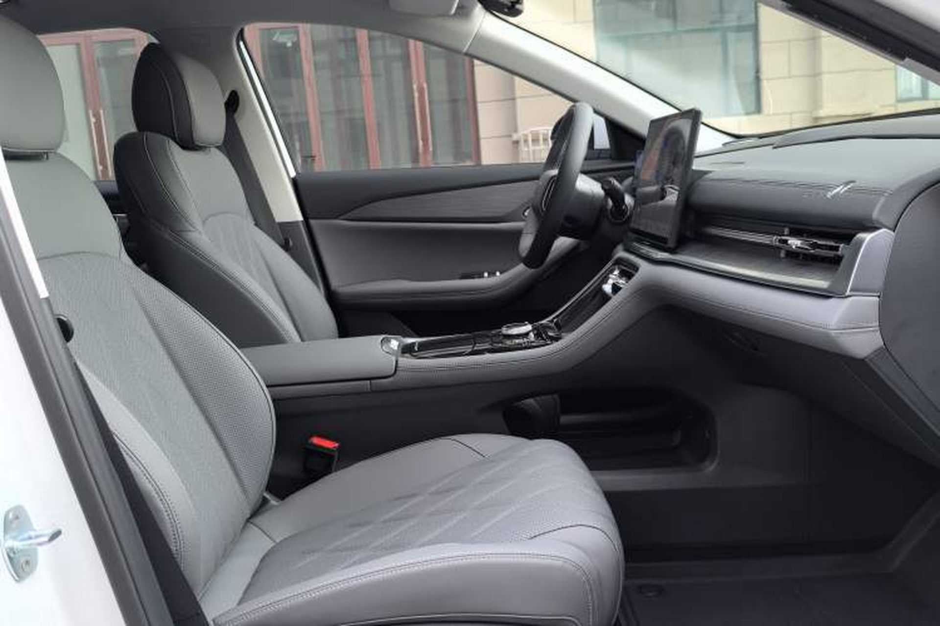 Used Geely Galaxy A7 2025 Model EM-i 70km Luxury Edition Interior 6