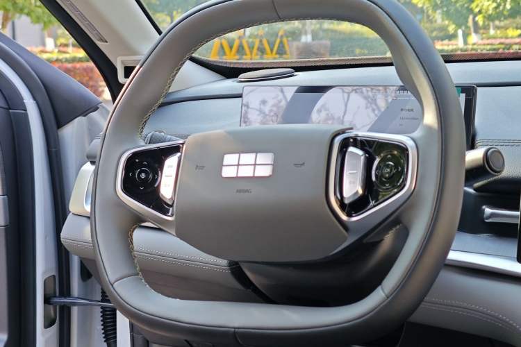 Used Geely Galaxy A7 2025 Model EM-i 70km Launch Edition Interior 7