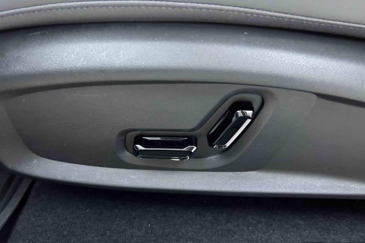Used Geely Galaxy A7 2025 Model EM-i 150km Exploration+ Edition Interior 8