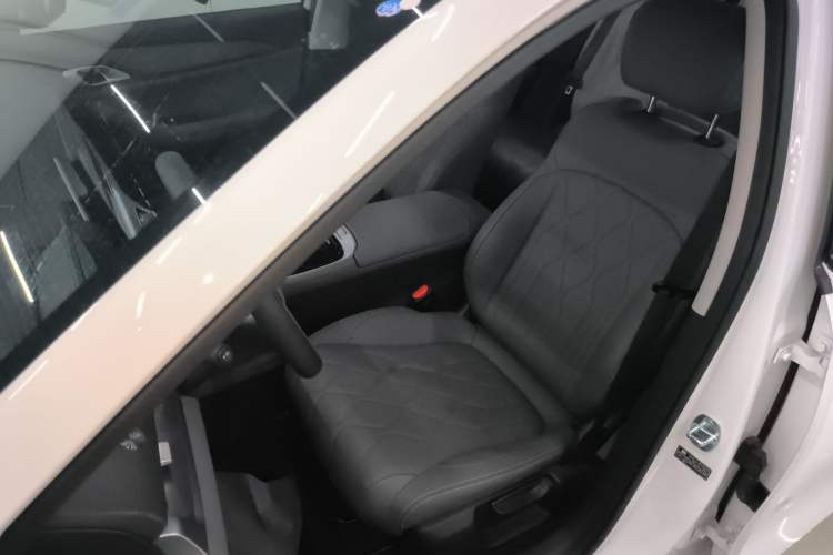 Used Geely Galaxy A7 2025 Model EM-i 70km Luxury Edition Left Front Seat