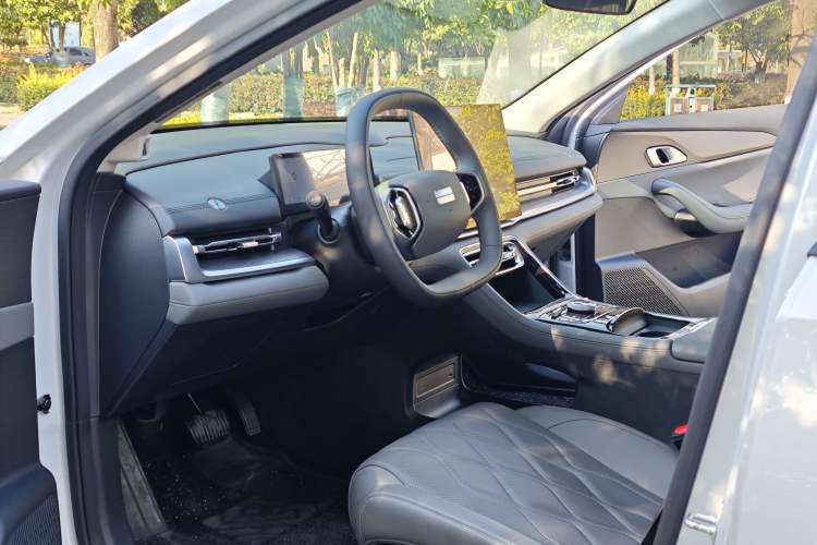 Used Geely Galaxy A7 2025 Model EM-i 70km Launch Edition Left Front Seat