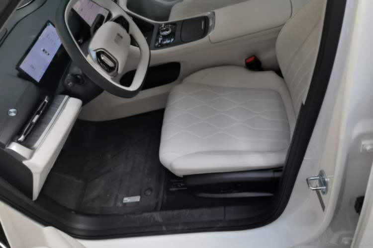 Used Geely Galaxy A7 2025 Model EM-i 150km Starship Edition Left Front Seat