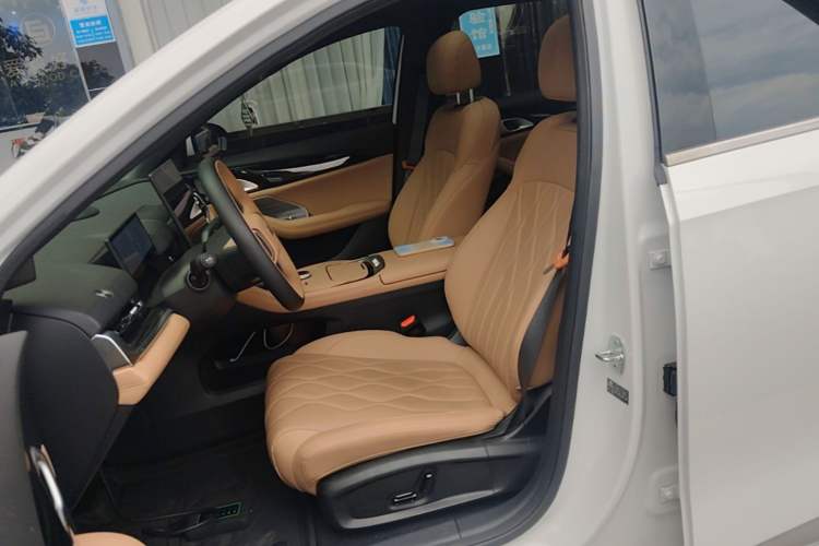 Used Geely Galaxy A7 2025 Model EM-i 150km Exploration+ Edition Left Front Seat