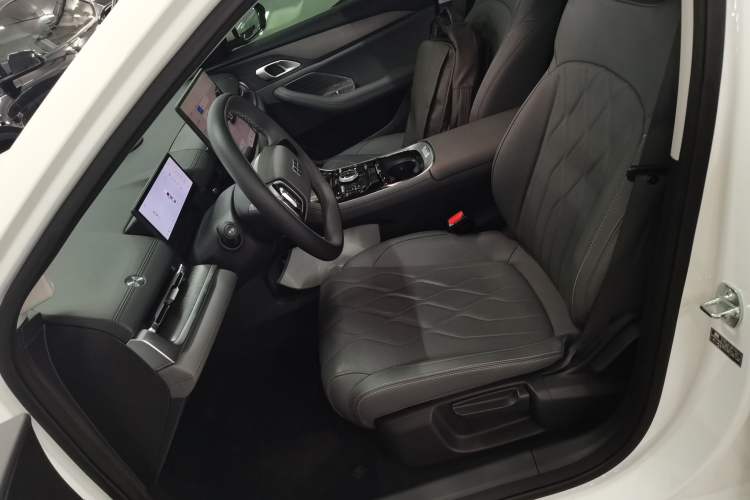 Used Geely Galaxy A7 2025 Model EM-i 150km Long-Distance Edition Left Front Seat