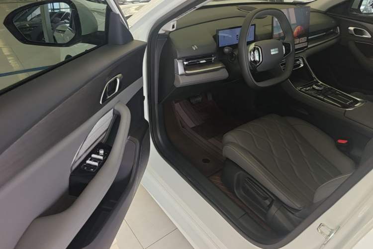 Used Geely Galaxy A7 2025 Model EM-i 150km Long-Distance Edition Left Front Seat