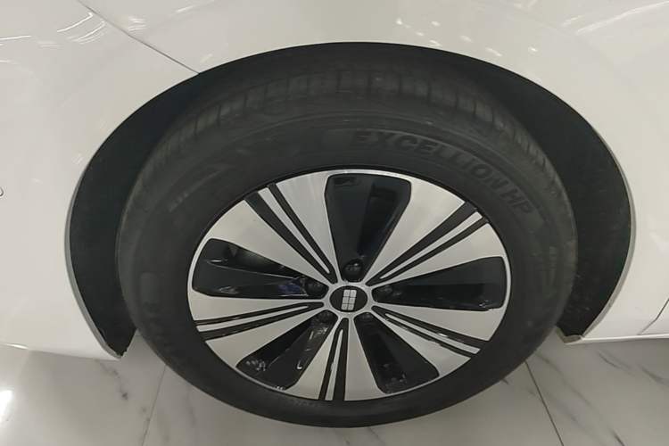 Used Geely Galaxy A7 2025 Model EM-i 150km Exploration+ Edition Left Front Wheel Hub