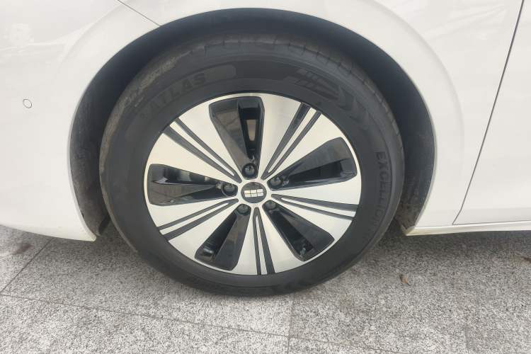 Used Geely Galaxy A7 2025 Model EM-i 150km Exploration+ Edition Left Front Wheel Hub