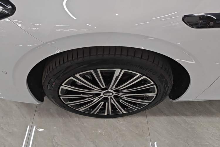 Used Geely Galaxy A7 2025 Model EM-i 150km Starship Edition Left Front Wheel Hub
