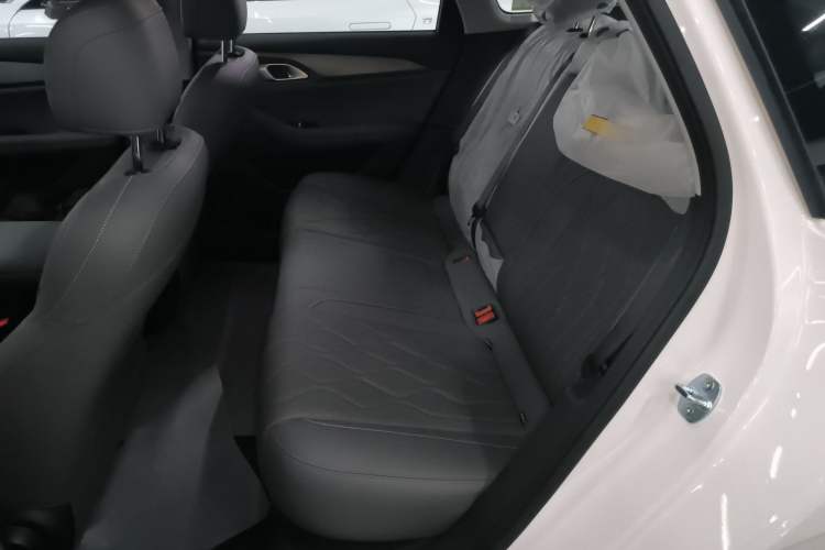 Used Geely Galaxy A7 2025 Model EM-i 70km Luxury Edition Left Rear Seat