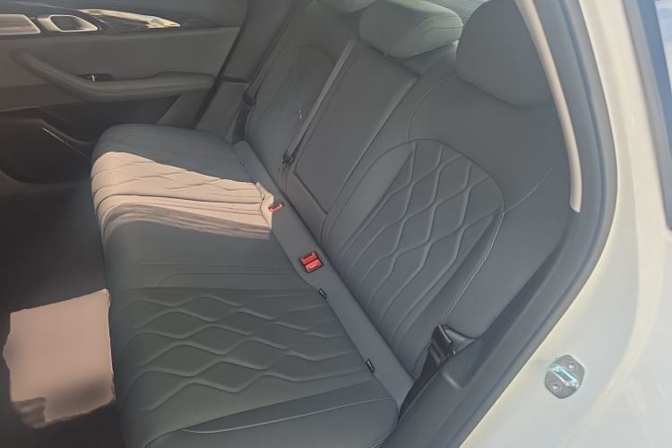 Used Geely Galaxy A7 2025 Model EM-i 150km Starship Edition Left Rear Seat