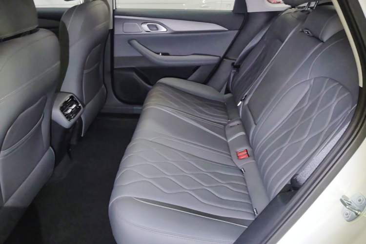 Used Geely Galaxy A7 2025 Model EM-i 70km Launch Edition Left Rear Seat