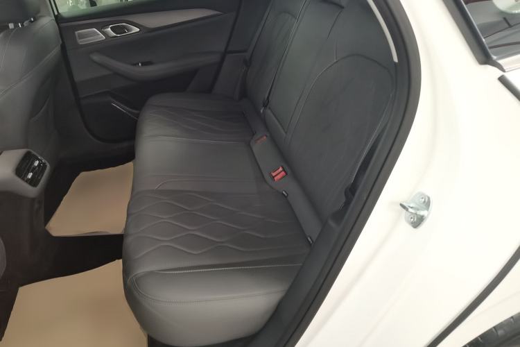 Used Geely Galaxy A7 2025 Model EM-i 150km Long-Distance Edition Left Rear Seat