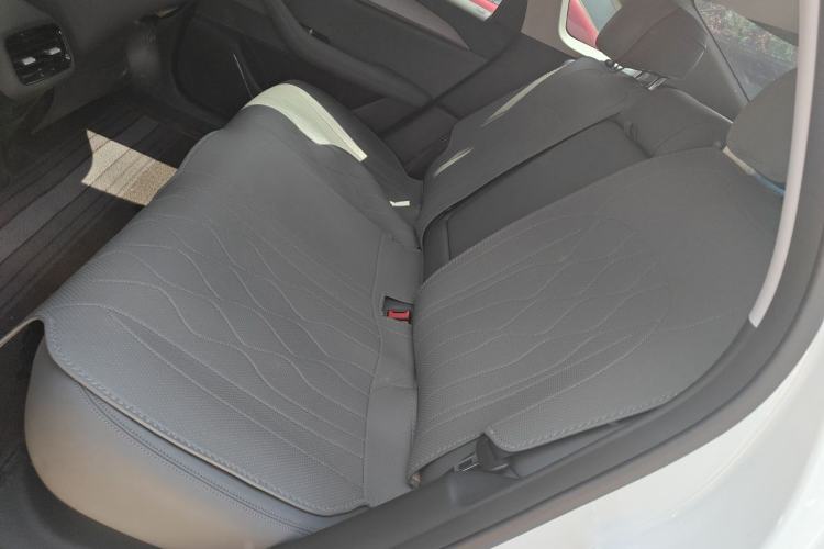 Used Geely Galaxy A7 2025 Model EM-i 150km Long-Distance Edition Left Rear Seat