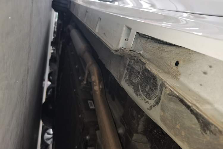Used Geely Galaxy A7 2025 Model EM-i 150km Long-Distance Edition Left Side Sill