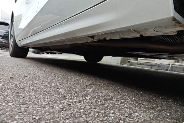 Used Geely Galaxy A7 2025 Model EM-i 150km Long-Distance Edition Left Side Sill