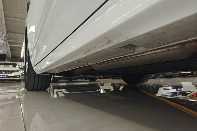Used Geely Galaxy A7 2025 Model EM-i 150km Long-Distance Edition Left Side Sill