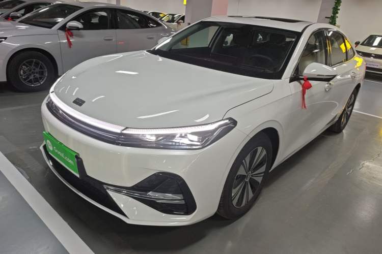 Geely Galaxy A7 2025 Model EM-i 150km Prestige Edition
